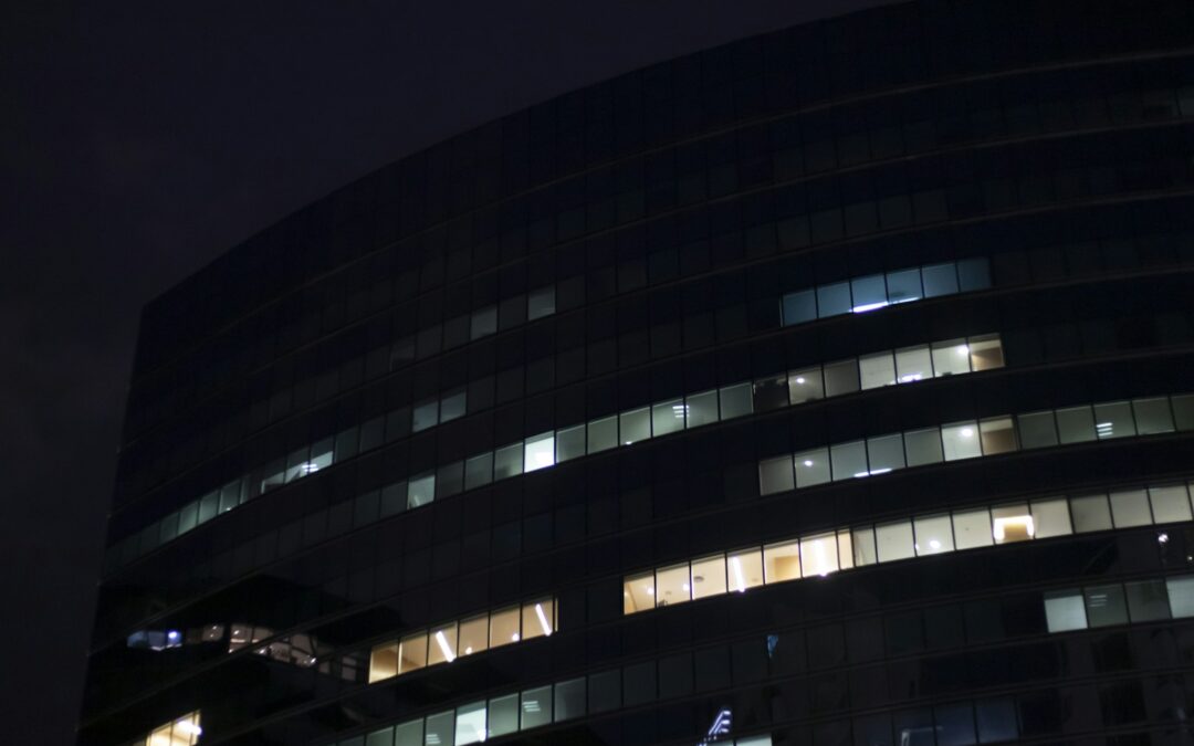 Why Professional Night Messages Keep Customers Happy